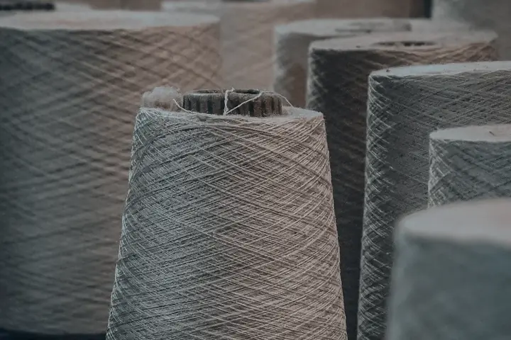 Cônes de fil textile